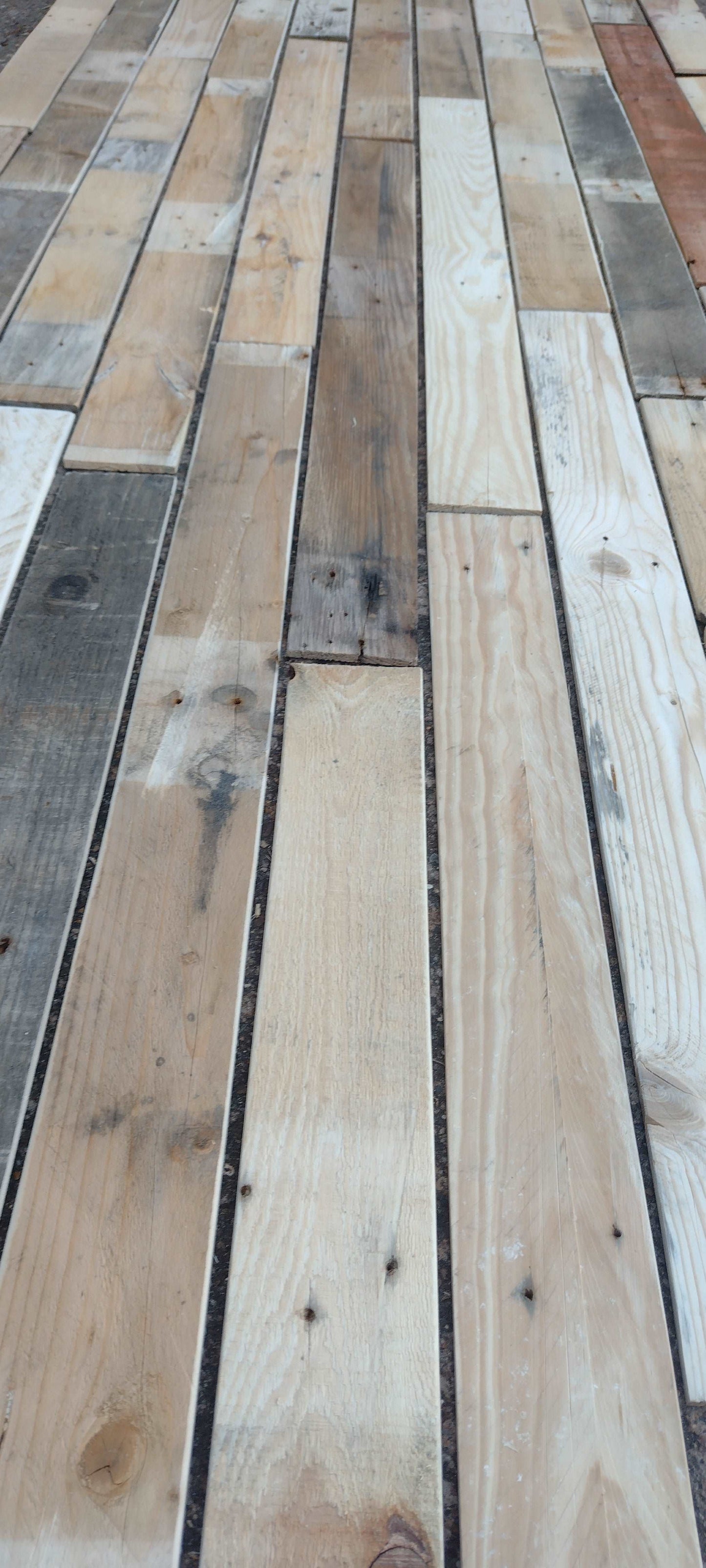 Lightweight Rustic Natural Multicoloured Pallets Boards 1 sqm Assorted planks 7mm Thickness