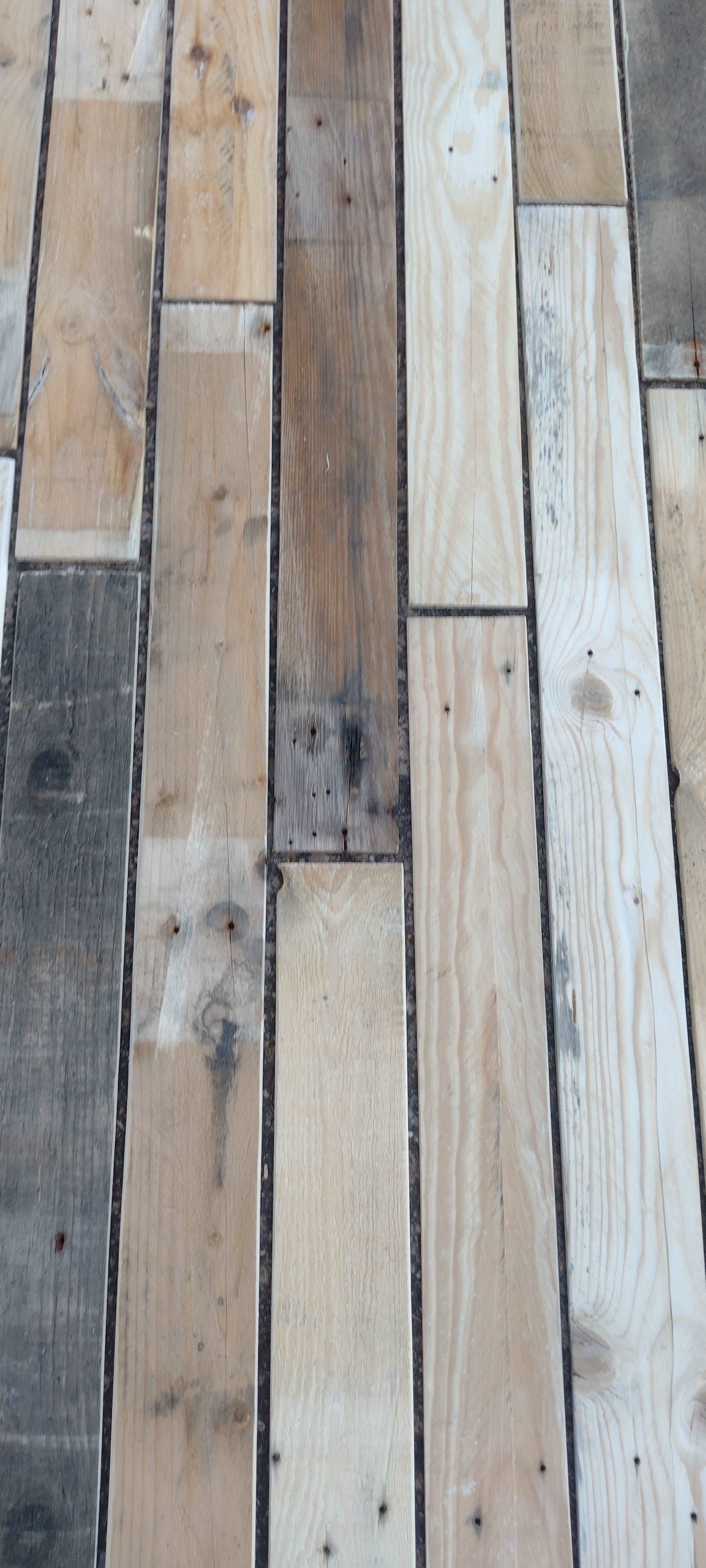 Lightweight Rustic Natural Multicoloured Pallets Boards 1 sqm Assorted planks 7mm Thickness