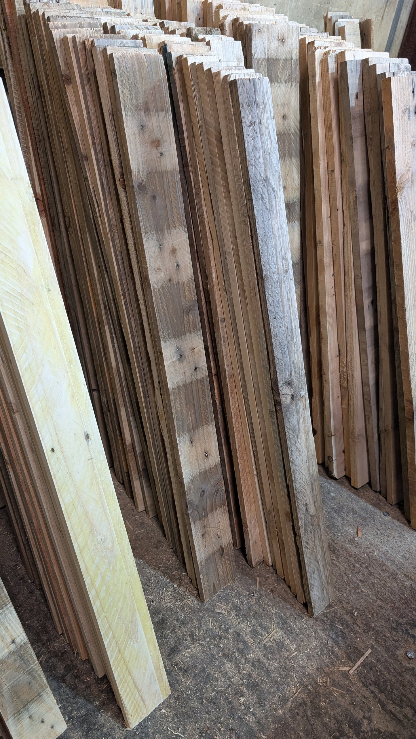 Reclaimed Pallets Planks Rustic Sanded For Wall Cladding 1m2