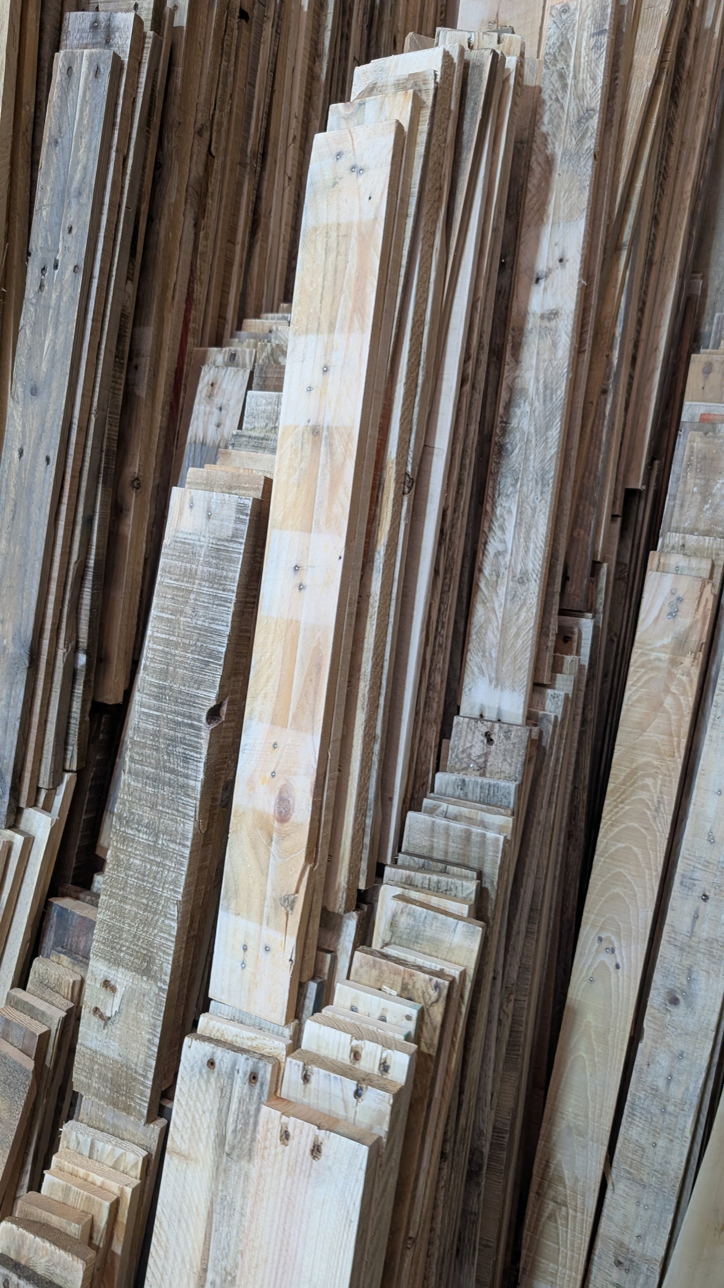 Reclaimed Pallets Planks Rustic Sanded For Wall Cladding 1m2