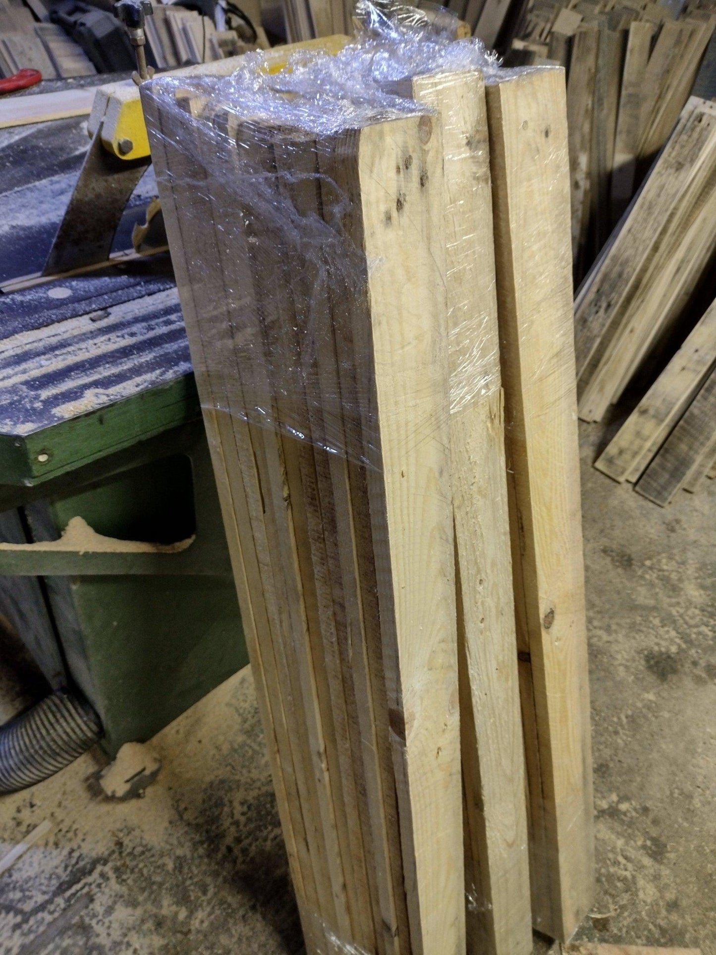 30 planks from reclaimed wood pallets boards - Anpio woods ltd
