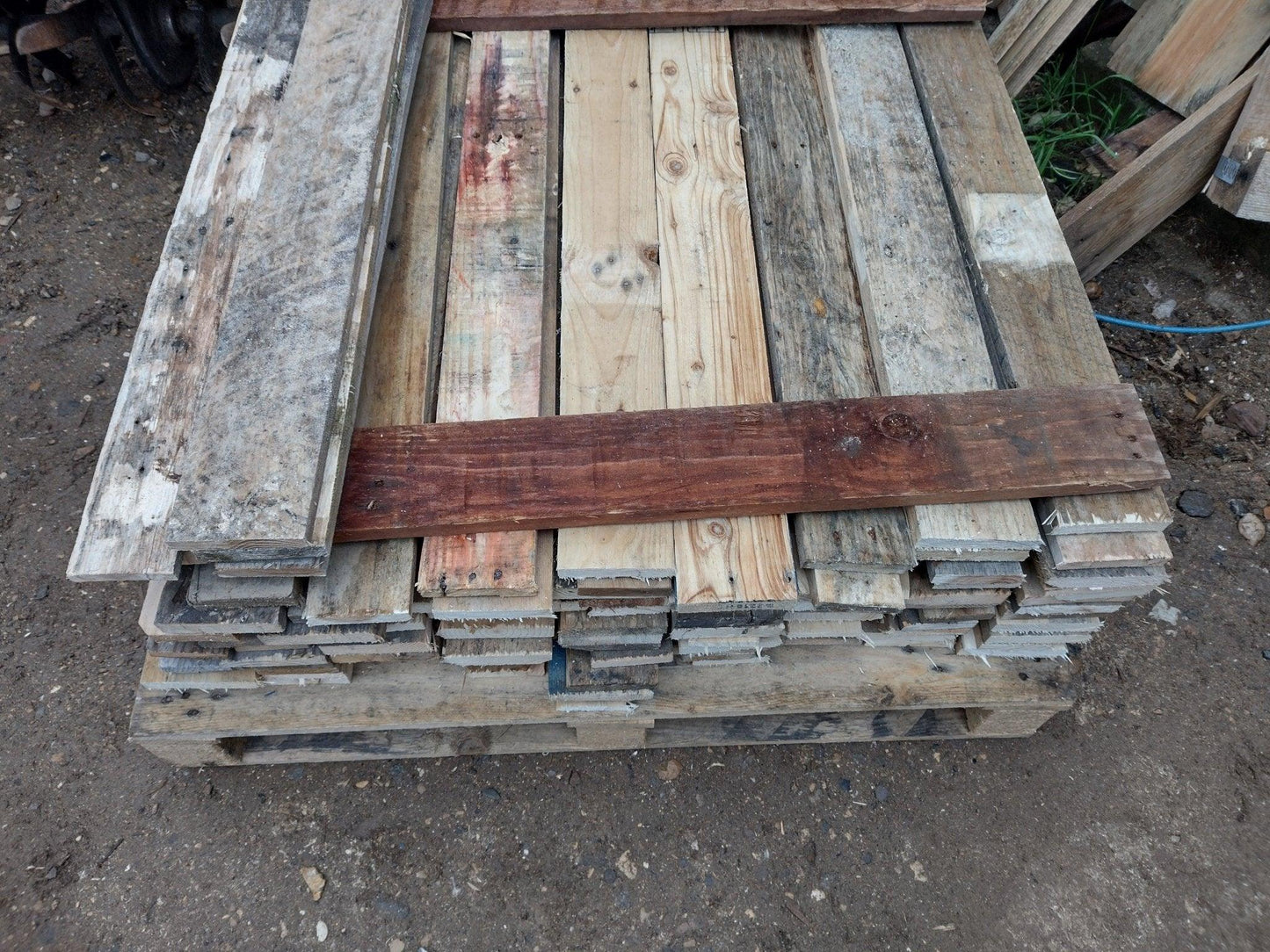 Reclaimed Planks timber boards distressed rustic wood 400mm - Anpio woods ltd