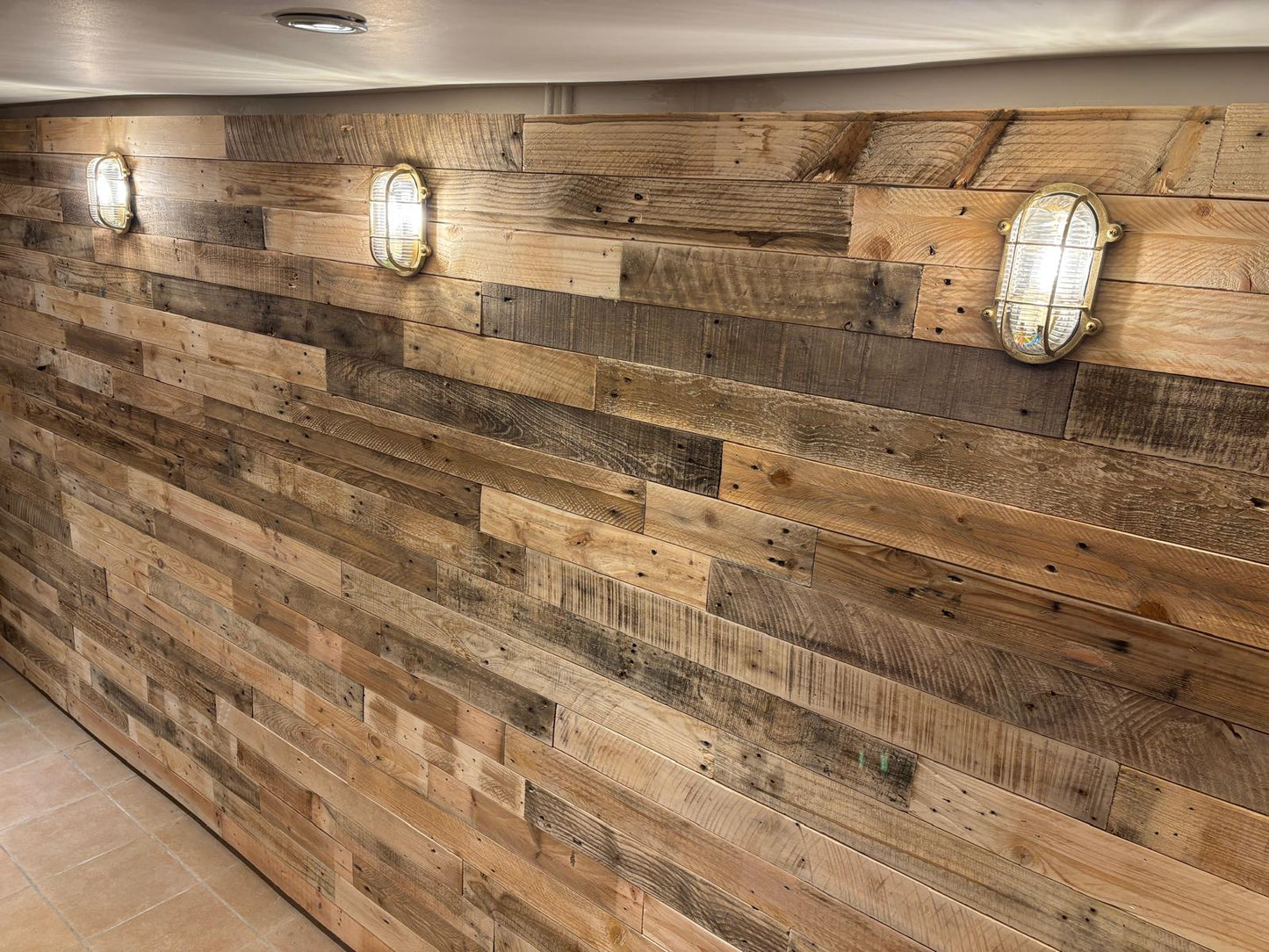Reclaimed Pallets Planks Rustic Sanded For Wall Cladding 5m2