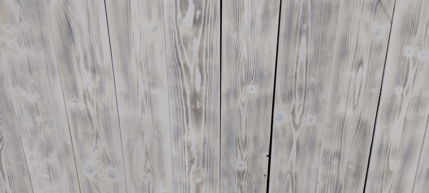 Snow Touch - Reclaimed Rustic Boards - Scaffolding Wood - Barn Wood - Pack of 1m2