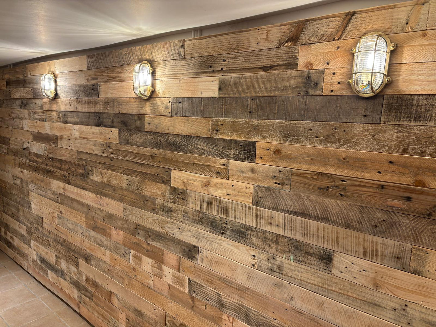 Reclaimed Pallets Planks Rustic Sanded For Wall Cladding 5m2