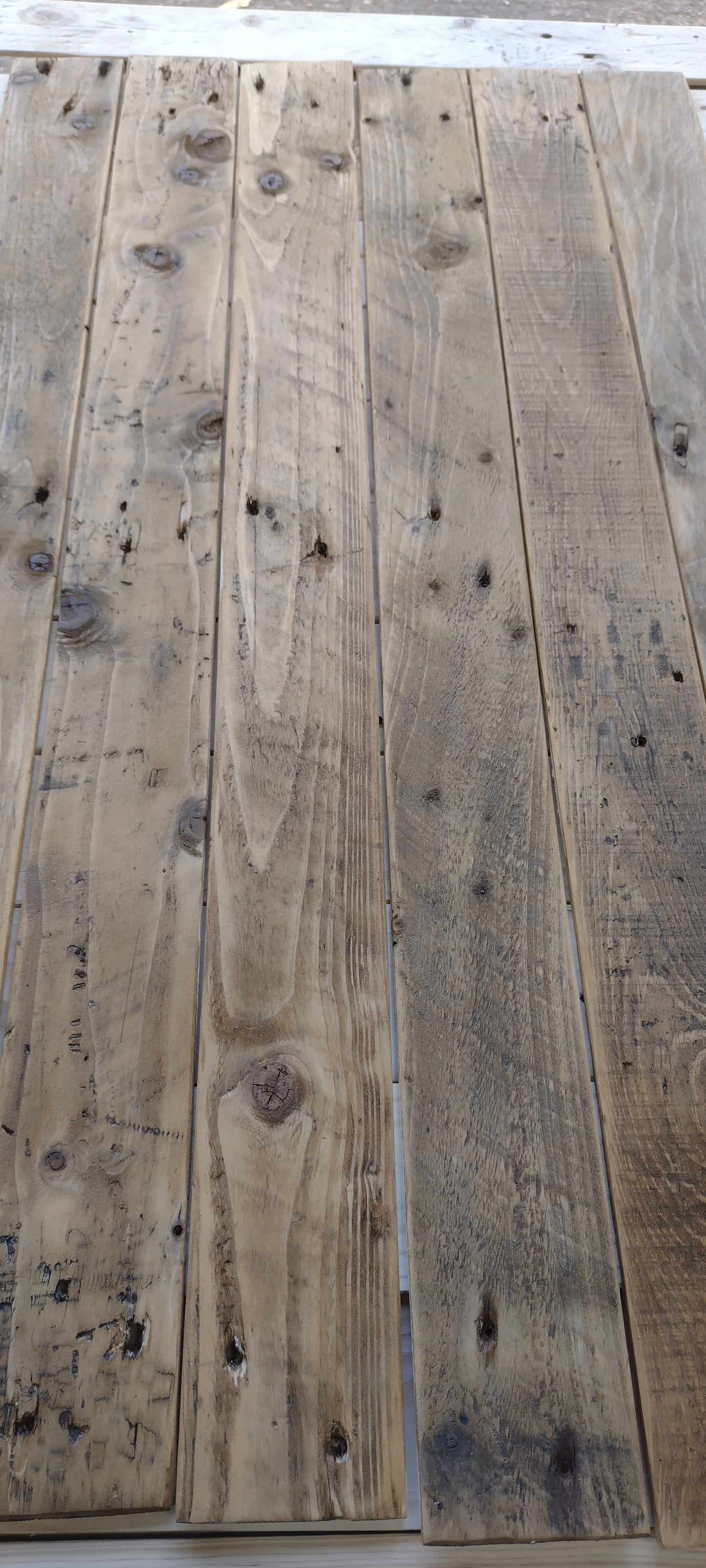 Reclaimed Whisky Rustic Distressed Planks 1m²