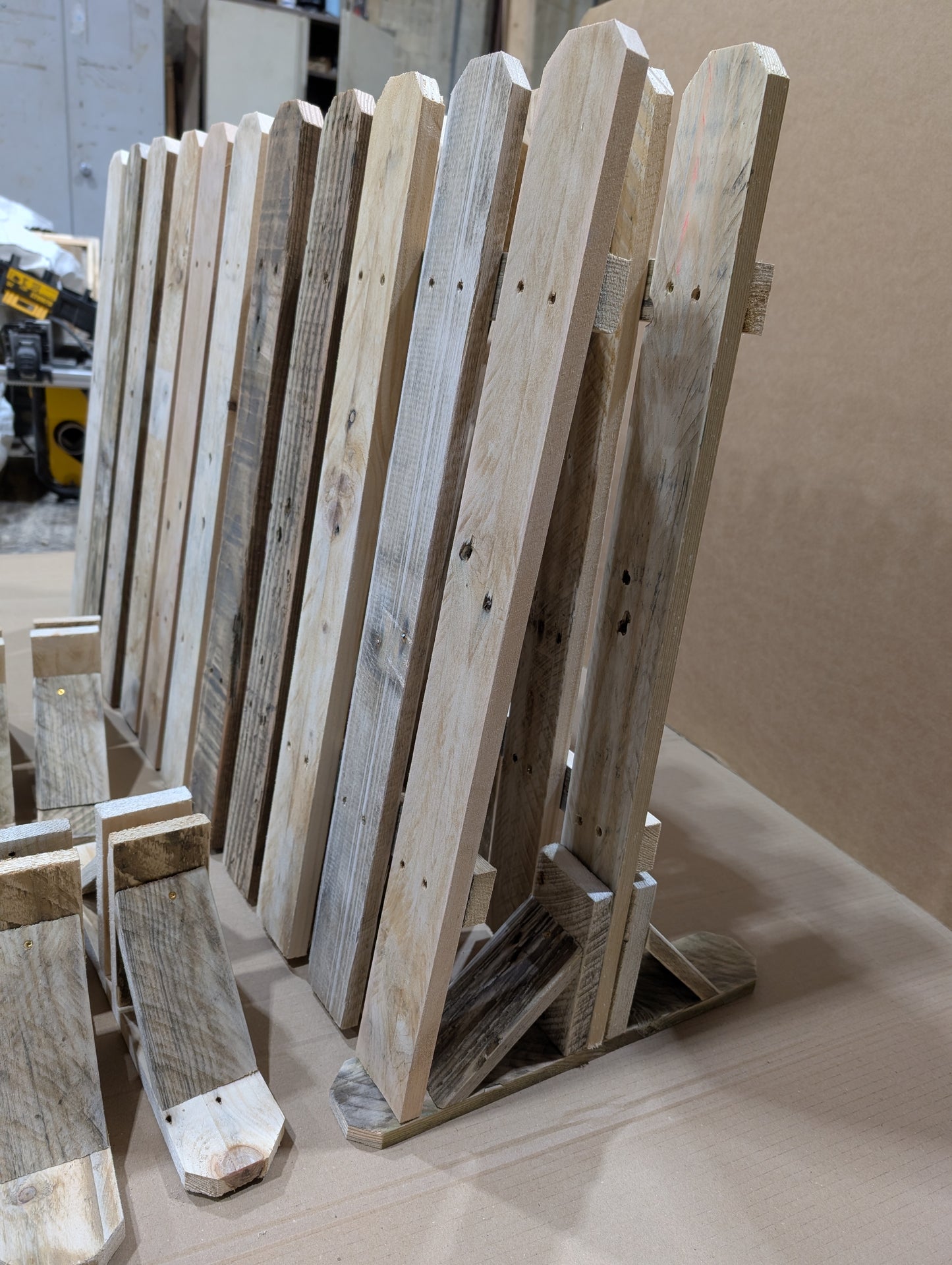 30 Rustic Reclaimed Pallet Planks - Unique Wall Cladding