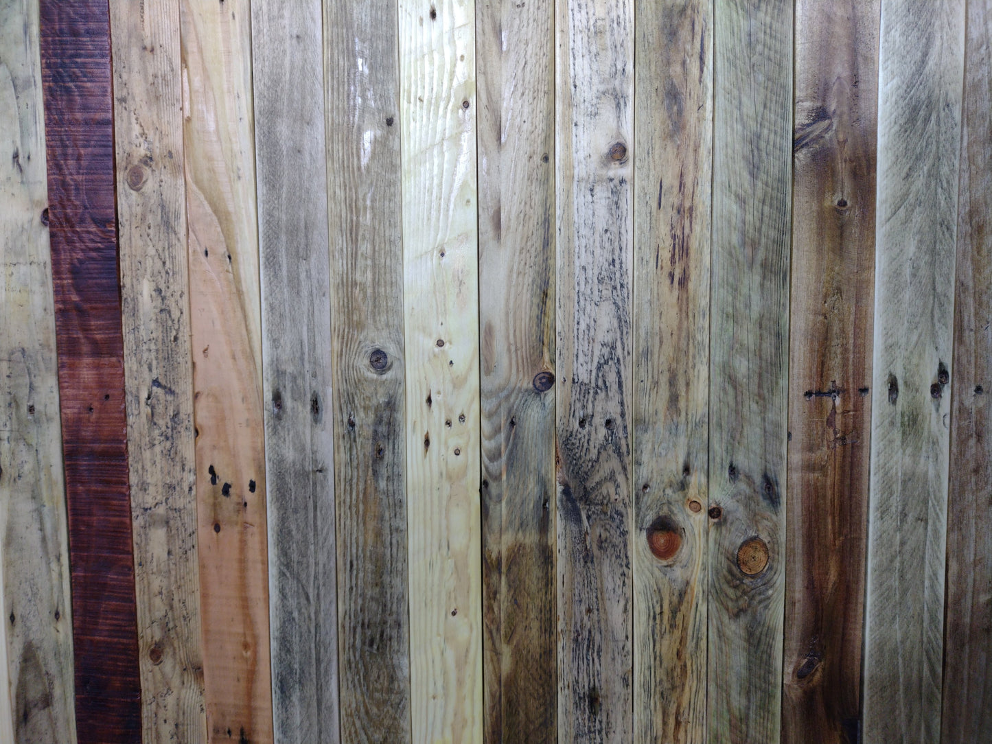 Rustic Reclaimed Wood Cladding - 1 sqm - Authentic Wood Grain - Oiled Finish 4-8 mm Thickness