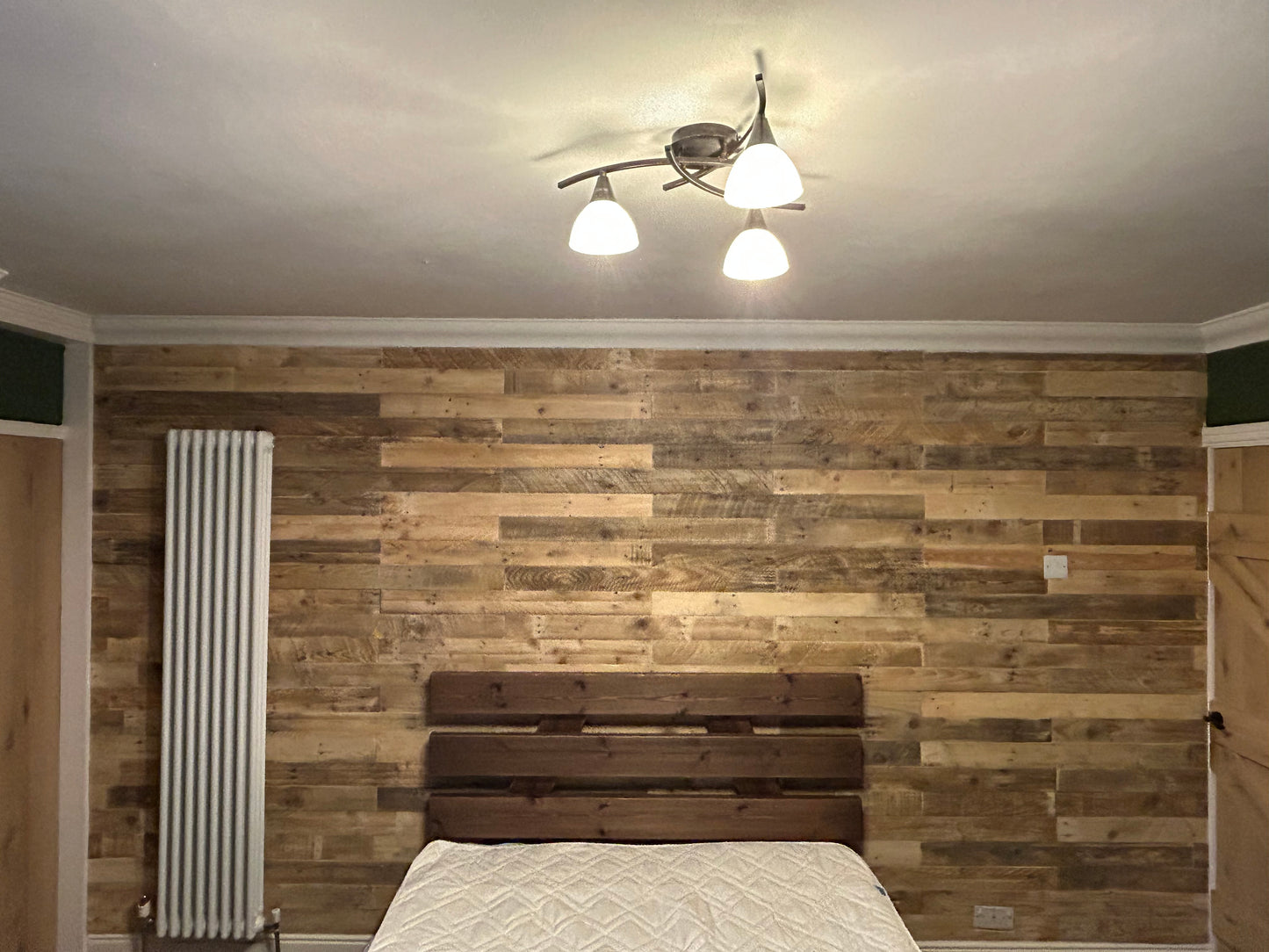 Reclaimed Pallets Planks Rustic Sanded For Wall Cladding 5m2